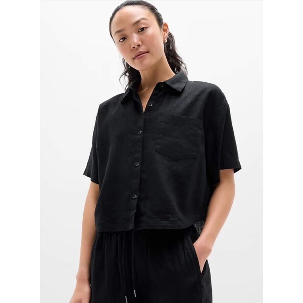 Athleta Black Short-Sleeve Button-Down Shirt